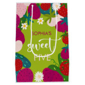 Zoete aardbei kinderen verjaardag medium cadeauzakje (Achterkant)