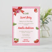 Zoete Aardbei Picknick Gingham Baby Shower Kaart (Staand voorkant)