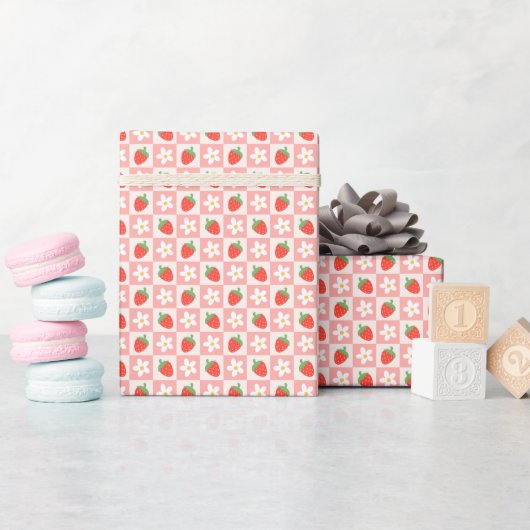 Zoete Aardbeien & Bloemen Wrapping Paper Roll Cadeaupapier (Baby Shower)