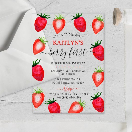 Zoete aardbeienbes Eerste 1e Verjaardag Acryl Uitnodigingen