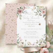 Zoete babymeisje wordt bij Pink n Ivory Rose bloem