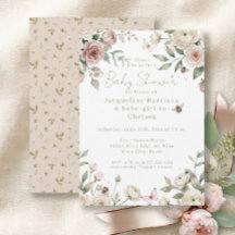 Zoete babymeisje wordt bij Rose Florale Roze en Iv