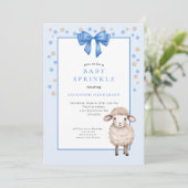 Zoete Blauwe Baby Sprinkle met Strik en Knuffel La Kaart (Staand voorkant)