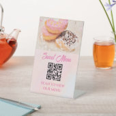 Zoete donuts reclamebord met voetstuk (Insitu)