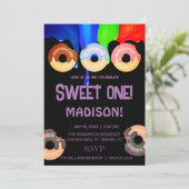 zoete donuts, regenboogkleuren, zoete eerste verja kaart (Staand voorkant)