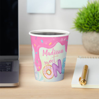 Zoete Eén Roze Glazuur Meisje Eerste Verjaardag Papieren Bekers