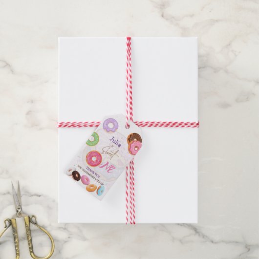 Zoete eerste verjaardag roze donut cadeaulabel (Met Touw)