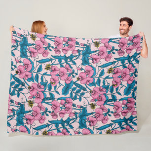 Zoete erwten en hommels, roze en blauw fleece deken