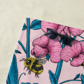 Zoete erwten en hommels, roze en blauw strandlaken (In situ)