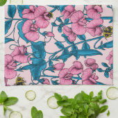 Zoete erwten en hommels, roze en blauw theedoek (Gevouwen)