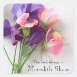 Zoete erwten op getextureerde boekplaat van papier vierkante sticker