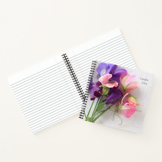 Zoete erwten op geweven papier tuinieren notitieboek (Binnen)