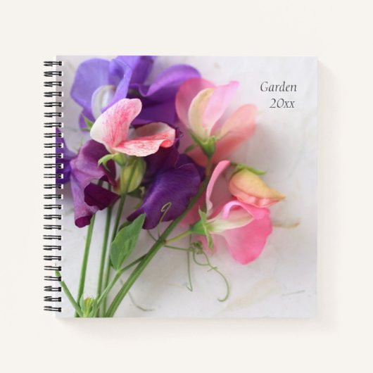 Zoete erwten op geweven papier tuinieren notitieboek (Voorkant)