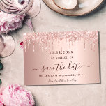 Zoete goudglitterdruppels van 16 roos save the date<br><div class="desc">Een meisje en trendy Save the Date for a Sweet 16, 16th verjaardagsfeestje. Een gouden achtergrond van een feministisch roos, versierd met een goudvormig roos glitterdruppelaar, een druppelvormig uitzicht. Pas een datum en een naam/leeftijd aan en voeg deze toe. De tekst: Sparen de Datum wordt geschreven met een groot trendy...</div>
