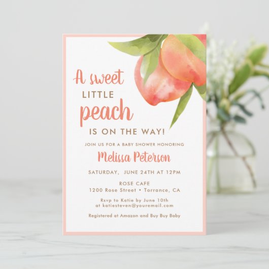 Zoete Kleine Perzik Is Op Weg Baby Shower Kaart (Staand voorkant)