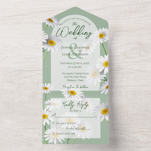 Zoete madeliefjes op Sage Green All In One Uitnodiging (Binnen)