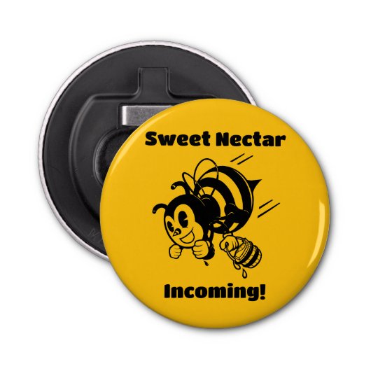 Zoete nectar komt binnen! Busy Bee Buckets Cartoon Button Flesopener (Voorkant)
