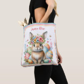 Zoete paashaas met bloemen en gekleurde eieren tote bag (Dichtbij)