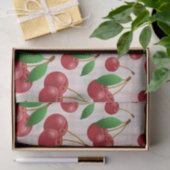 zoete rode kersen op pastelgif tissuepapier (Geschenk)