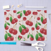 zoete rode kersen op pastelgif tissuepapier (Craft)