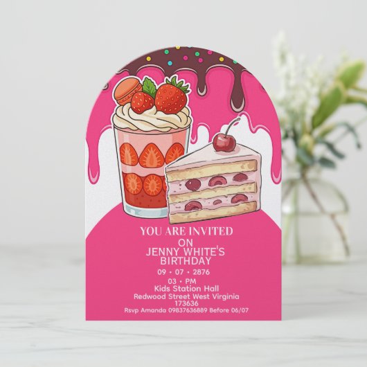 Zoete Roze Aardbei Cake Thema kinderen Kaart (Staand voorkant)
