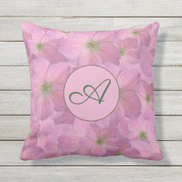 Zoete roze bloemen met aangepast monogram buitenkussen