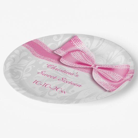 Zoete Roze Damast Zestien en Boog Faux Papieren Bordje (Gekanteld)