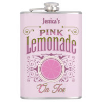 Zoete roze limonade op ijs