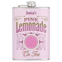 Zoete  roze limonade op ijs