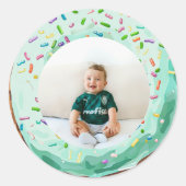 Zoete tijd pastel groene donut verjaardag ronde sticker (Voorkant)