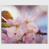 zoete torenbloesems met roze kleur en blauwe hemel cadeaupapier (Vlak)