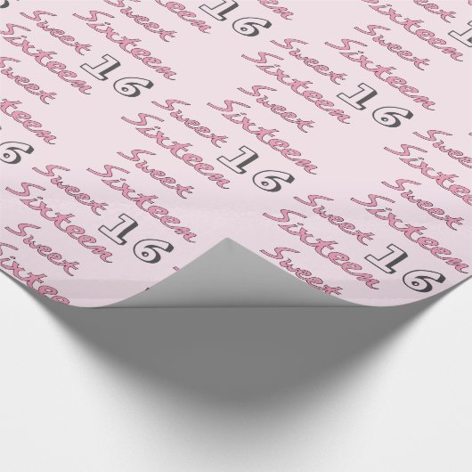 Zoete zestien in roze met nummer 16 op lichtroze cadeaupapier (Hoek)