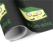 Zom-brie Grappige Zombie Pun Dark BG Cadeaupapier (Rol Hoek)
