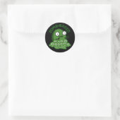 Zom-ras Funny Zombie Breed Pun Dark BG Ronde Sticker (Tas)
