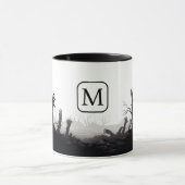 Zombie Arms Rise Up Spooky Halloween Night Mok (Midden)