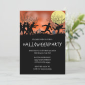 Zombie Chase Halloween Party Uitnodiging (Staand voorkant)