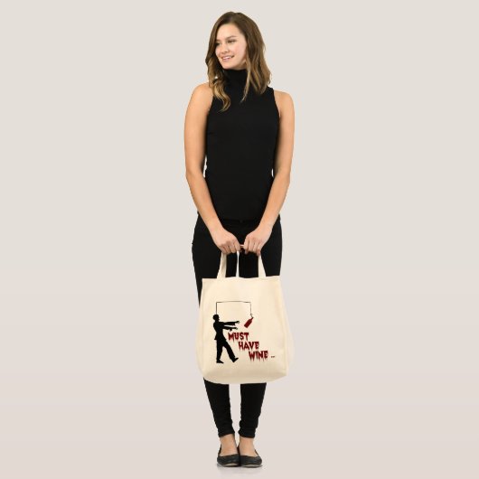 Zombie moet wijn hebben tote bag (Voorkant (model))