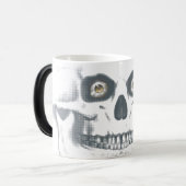Zombie Skull Morphing Mok. Magische Mok (Voorkant links)