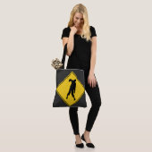 Zombie Waarschuwing Halloween Tote Bag (Op model)