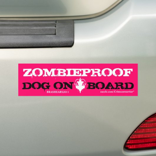 ZOMBIEPROOF DOG AAN BOORD BUMPERSTICKER (Op auto)
