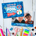 Zomenzwembad Tropisch Birthday Blue Bedankkaart<br><div class="desc">Een waterparkthema verjaardag is een geweldige manier om te spetsen en plezier te maken! Met heldere, kleurrijke afbeeldingen en afspeelbare tekst geeft dit ontwerp de toon aan voor een opwindende en verfrissende viering. Of je nu een feest voor kinderen of volwassenen plant, een waterpark thema biedt genoeg mogelijkheden voor games,...</div>
