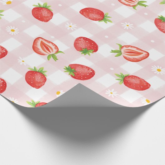 Zomer Aardbei Daisy Bloemen Roze Gingham Party Cadeaupapier (Hoek)