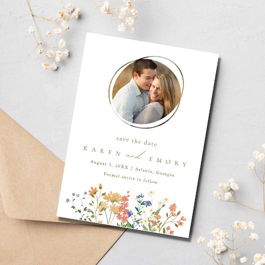 Zomer Foto Bruiloft met Wilde Bloemen Save The Date
