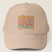Zomer Gezegde Retro Beach Iced Coffee Zonsondergan Trucker Pet (Voorkant)