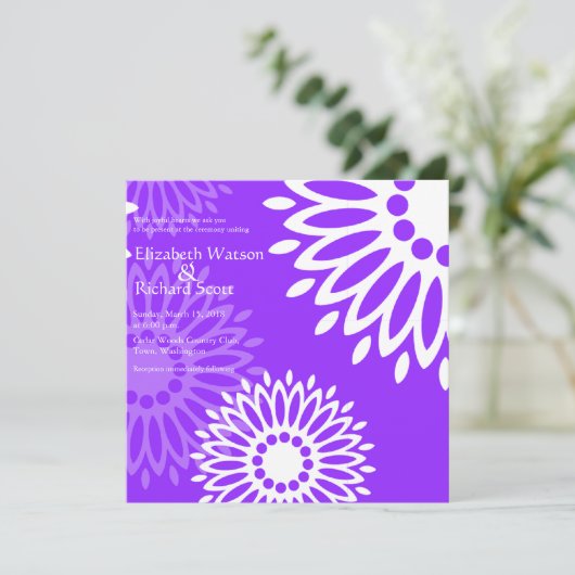 Zomer paarse bloemen trouwuitnodiging kaart (Staand voorkant)