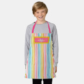 Zomer Rainbow Stripes Monogram Script Schort (Gedragen)