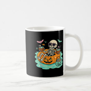 Zomer Skelet In Pompoen Float Schattige Spooky Poo Koffiemok