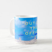 Zomer Strand Blauw Wit Happy Pensioen Gift Koffiemok (Voorkant links)