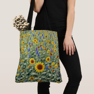 Zomer veld met zonnebloemen en wilde bloemen tote bag