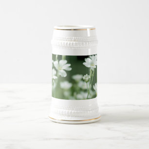 zomer verse witte tuinbloemen bierpul
